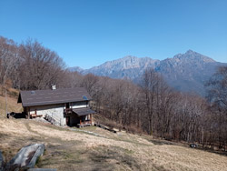 Alpe di Piano (940 м) - Вальброна | Круговой трекинг от Онно до горы Монте Менья